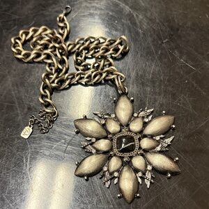 Vintage-Inspired Gold Starburst Necklace silver pewter tone